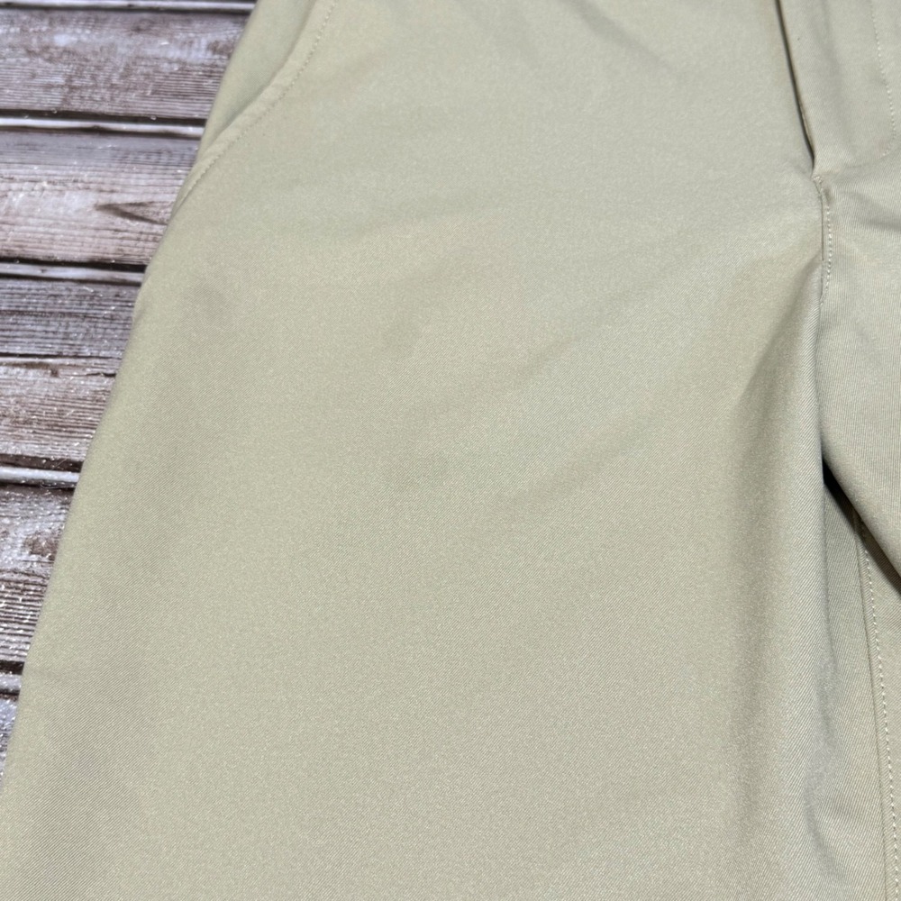 Under Armour Golf Shorts Kids Size YLG Tan Performance Flat Front - Picture 5 of 7